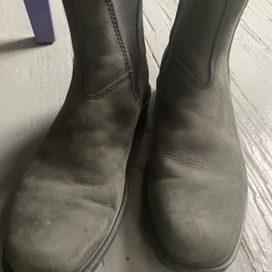 Women’s Blundstone 1308 rustic black boots. Pre worn excellent condition.